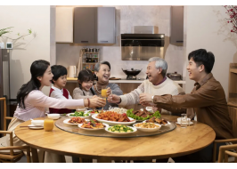 猫狗双全、闺蜜同居、单亲带娃：新型家庭关系正悄悄蔓延